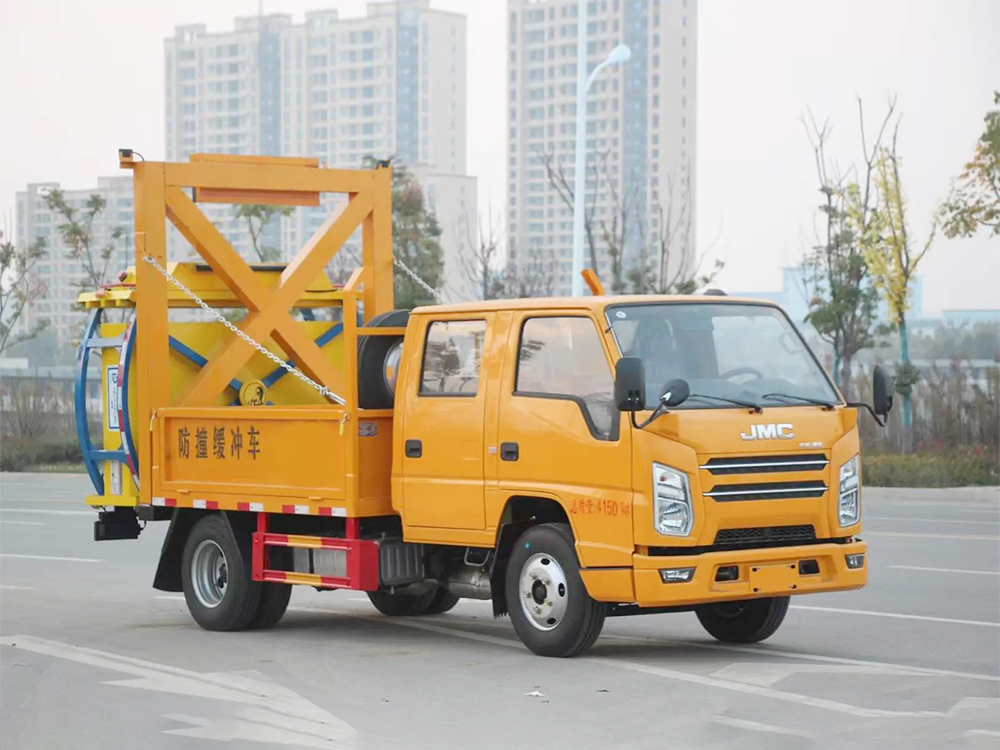 江铃顺达双排座防撞缓冲车